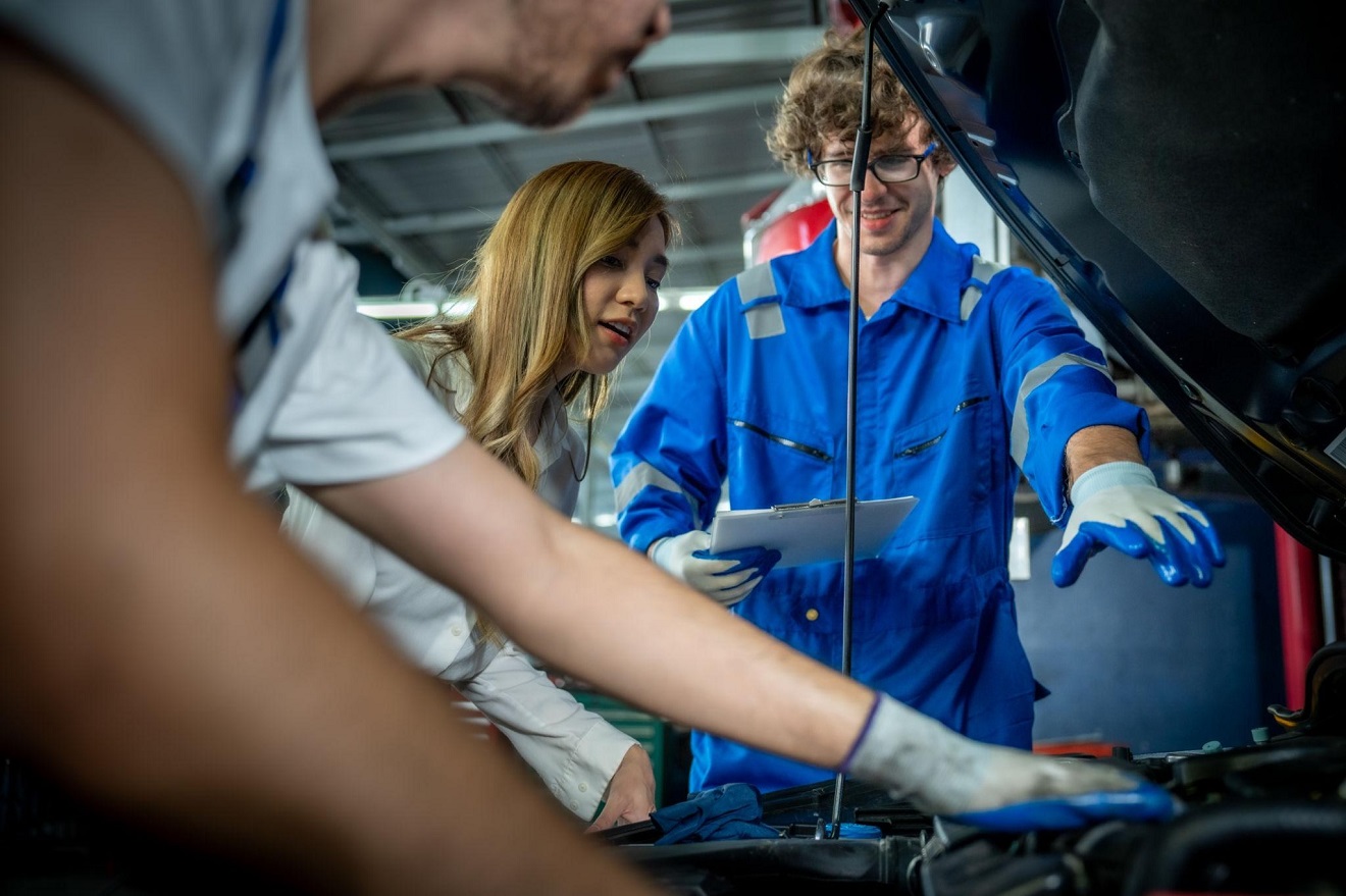 dịch vụ kiểm tra xe toàn diện tại garage VinCar