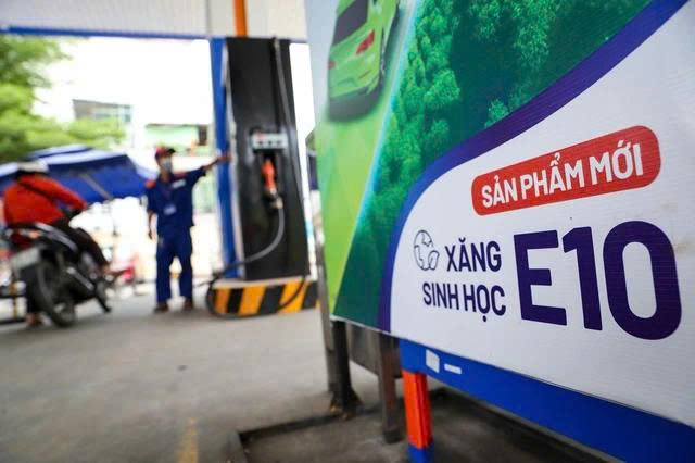 xăng E10