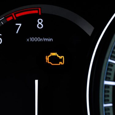 đèn check engine bật sáng xe yếu